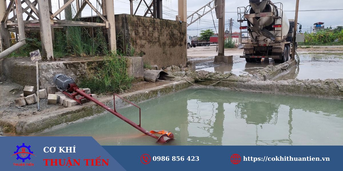 Máy hút bùn ao hồ chạy điện