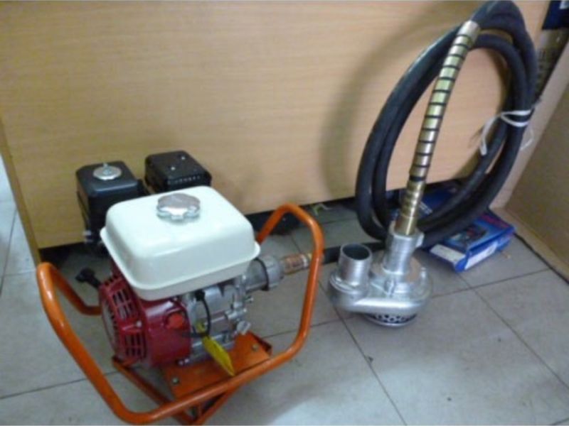Cách hoạt động máy hút bùn cầm tay 
