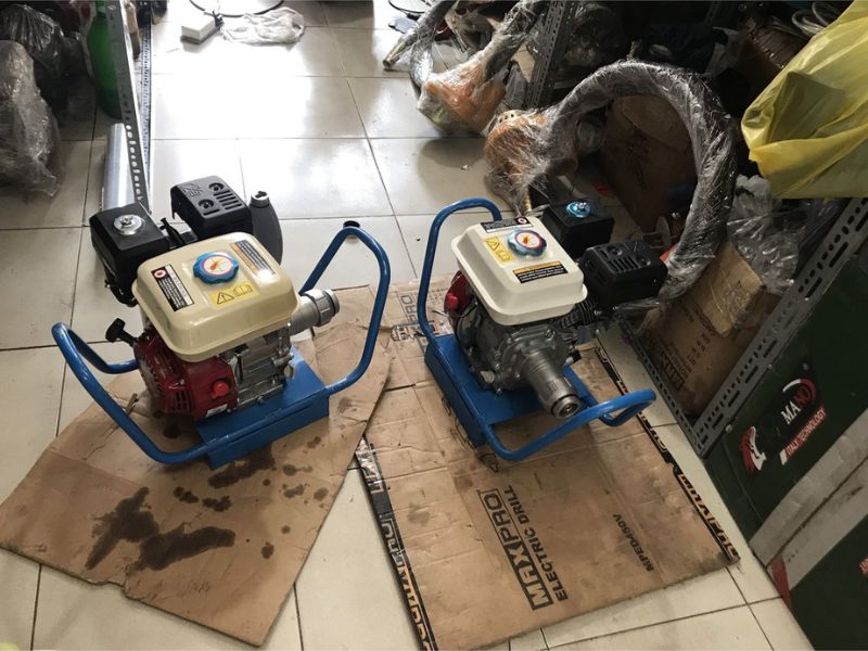 Máy hút bùn cầm tay chạy xăng