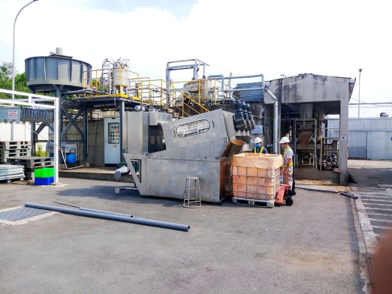 Máy nén bùn là thiết bị chuyên dụng nhằm mục đích tách nước ra khỏi bùn thải
